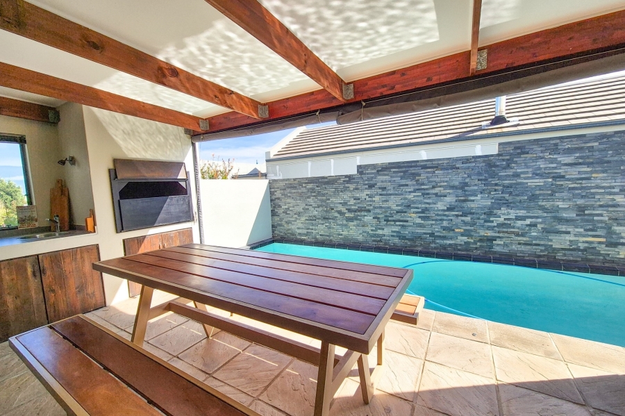 3 Bedroom Property for Sale in Kelderhof Country Village Western Cape